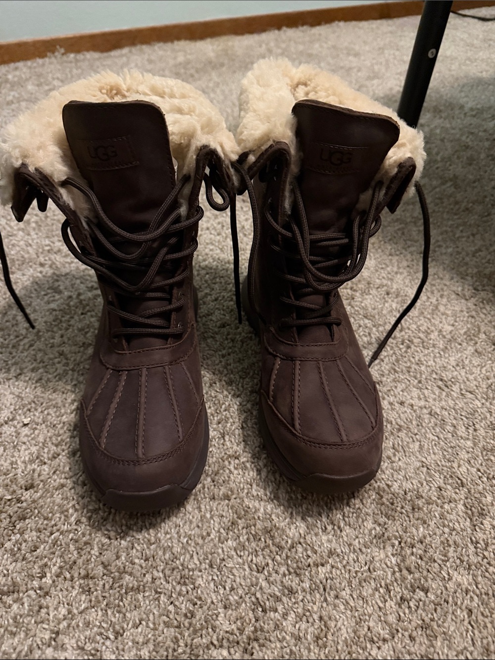 UGG Adirondack III woman’s boot burnt cedar
